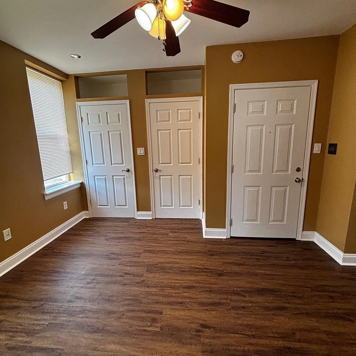 1 bed, 1.0 bath, 2014 sqft, $1,375 — Photo 2