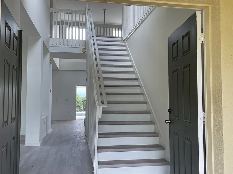 201 Kensington Dr — Photo 6