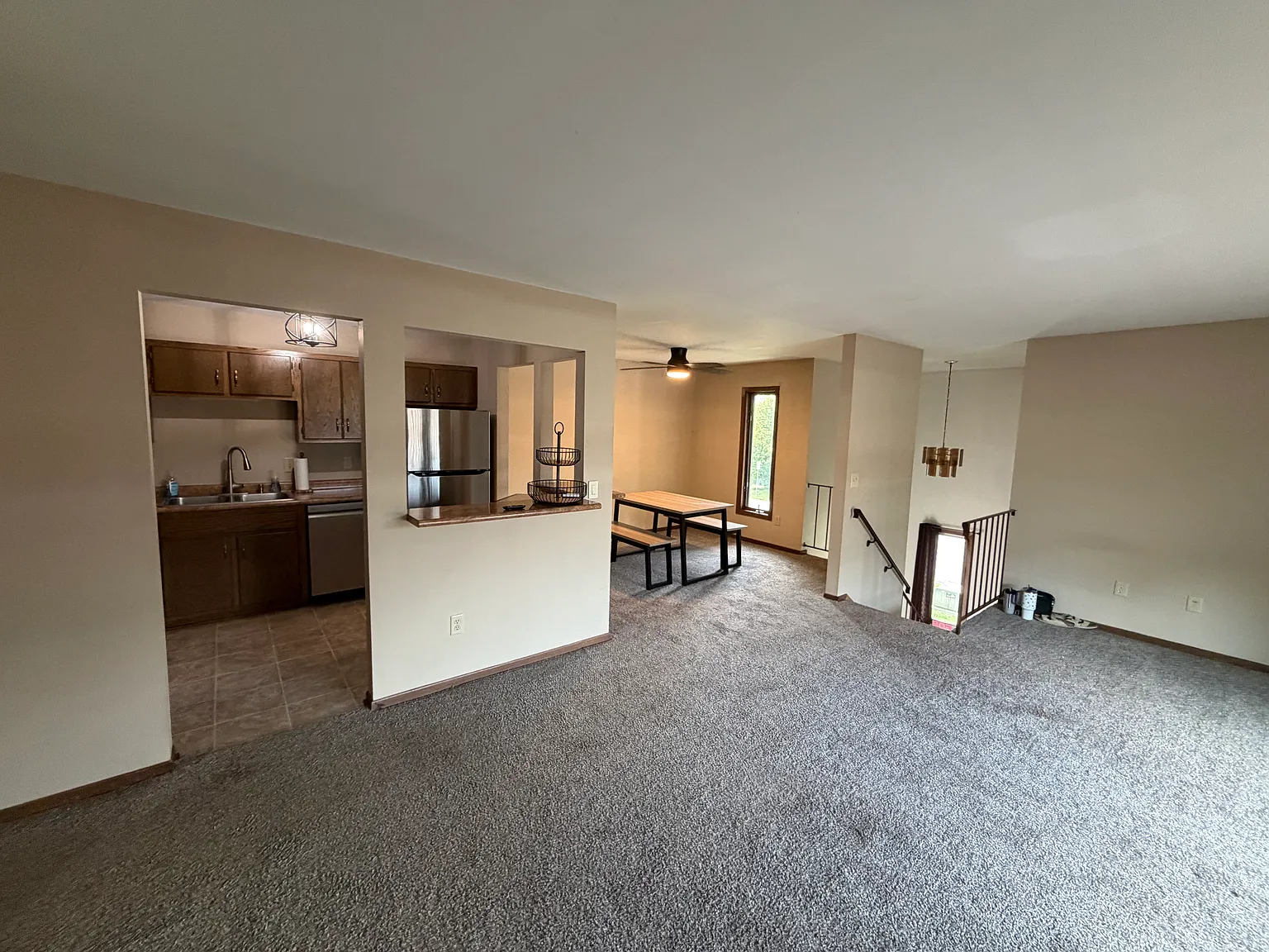 2 bed, 1076 sqft, $1,750 — Photo 2