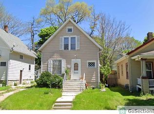 215 Adams St, Rockford, IL 61107