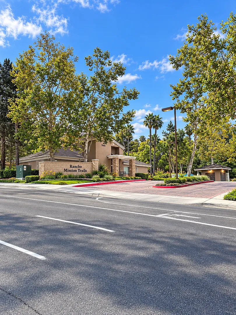 7653 Mission Gorge Rd — Photo 1