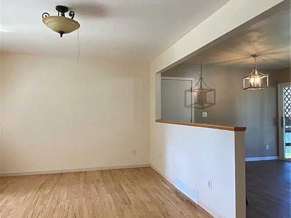 5th image of 39 Ellis Ave