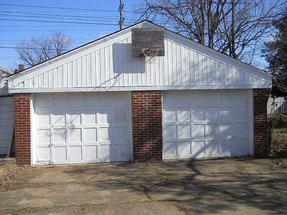 3rd image of 519 Maplewood Dr