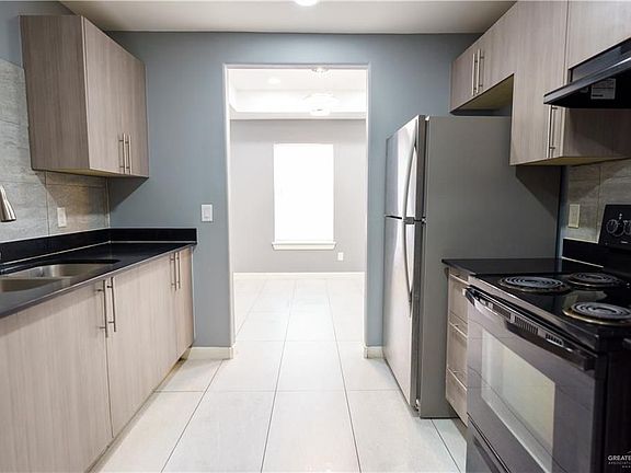4th image of 1421 Harrison Ave #5