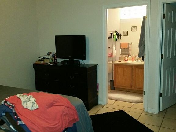2nd image of 1102 Sherbrook Dr