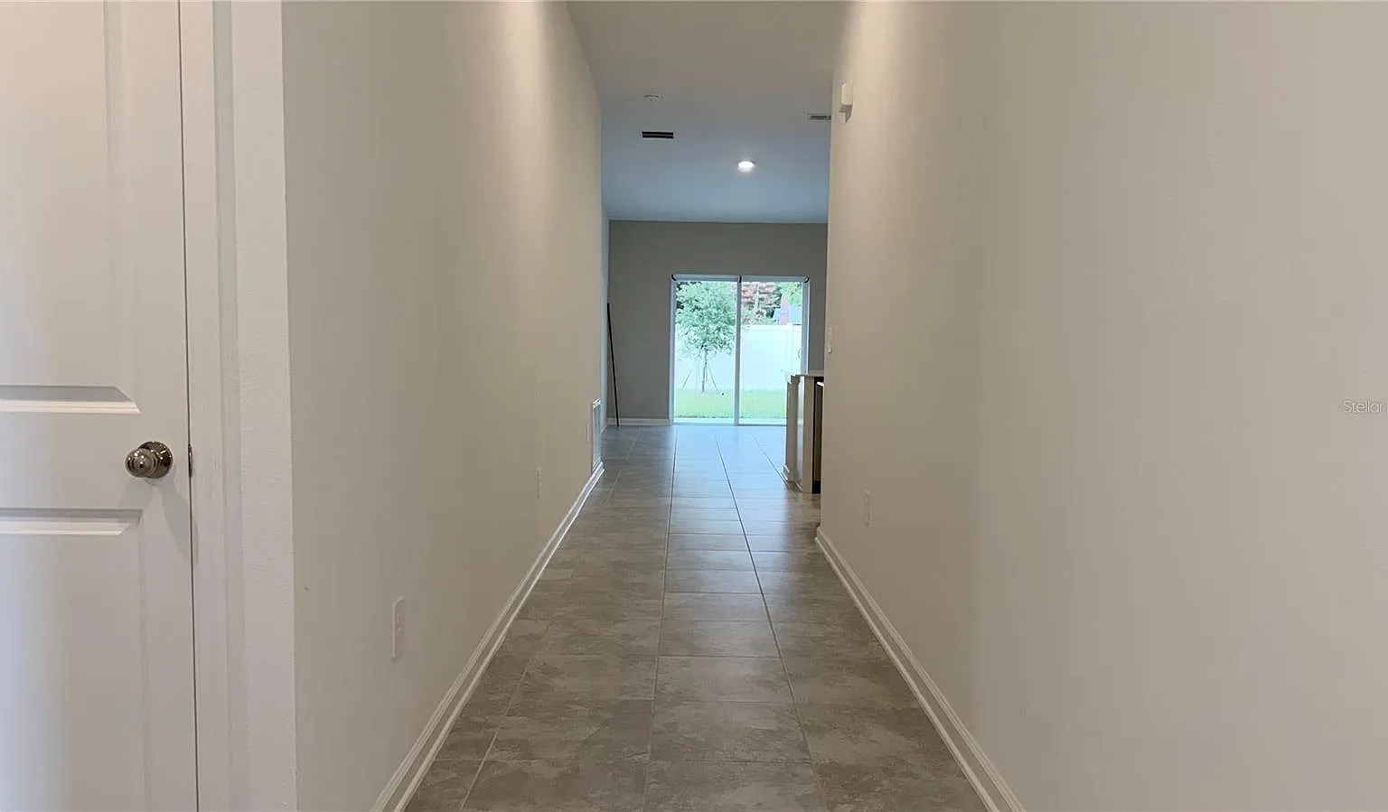 3 bed, 2.0 bath, 1542 sqft, $2,100 — Photo 3