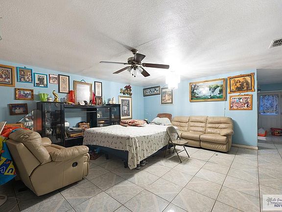 3rd image of 2924 Naranjo St