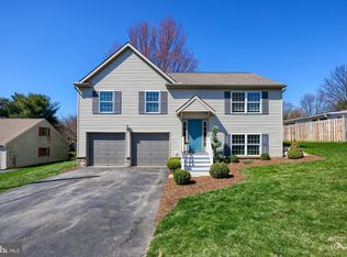 444 N Angle St, Mount Joy, PA 17552