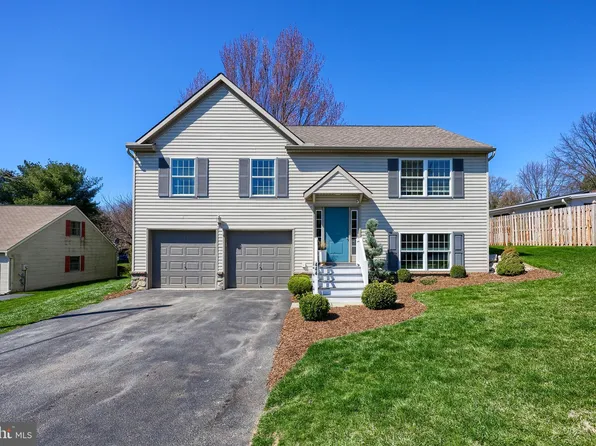 444 N Angle St, Mount Joy, PA 17552