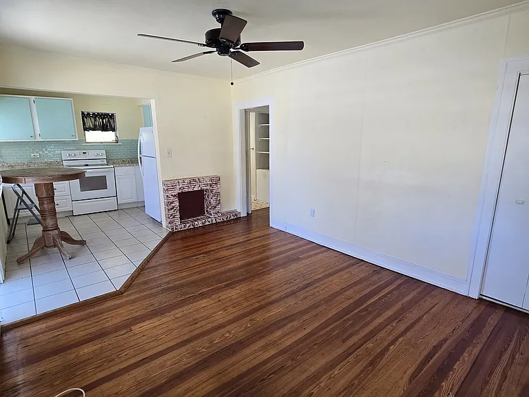 2070 Kurtz St — Photo 10