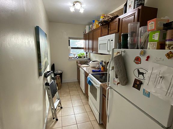 3rd image of 106 Longwood Ave APT 5