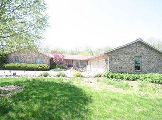 160 Rr 1, Stewardson, IL 62463