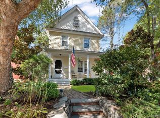 18 S Washington St, Port Washington, NY 11050