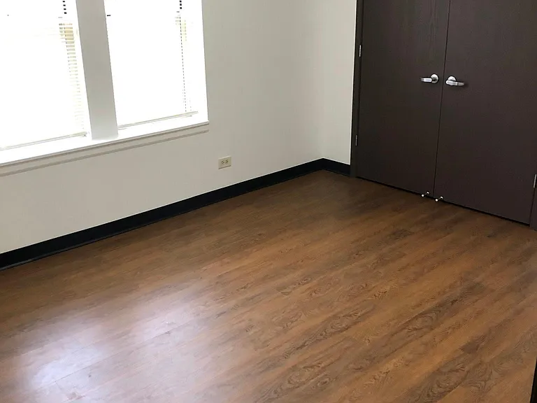Central Park Apartments — Photo 15