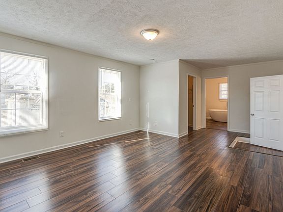 4th image of 4817 Halls Hill Pike