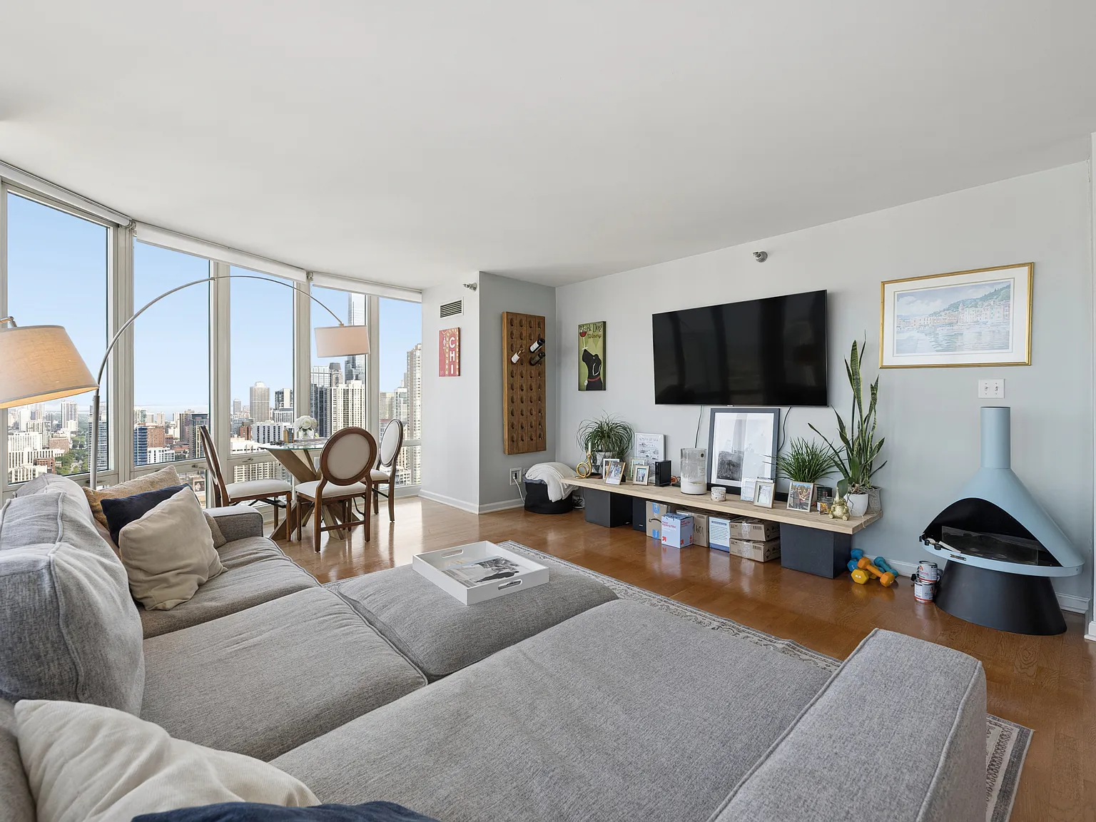 2 bed, 1325 sqft, $4,300 — Photo 4