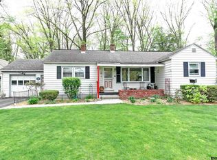 65 Saratoga Dr, Glenville, NY 12302