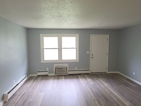 3rd image of 305 E John St APT 2