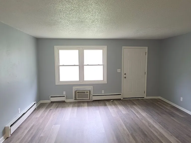 305 E John St #2 — Photo 3