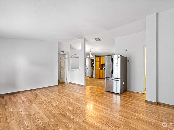 5th image of 71 E Panorama Drive