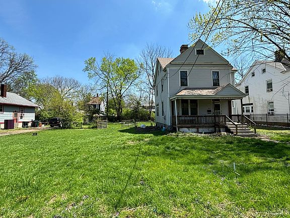2nd image of 8444 Woodbine Ave