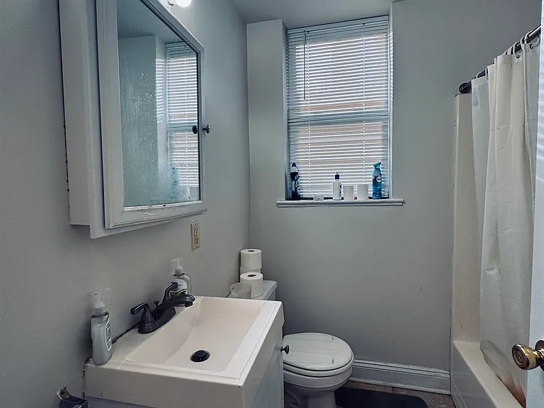 146 Virginia Ave #302 — Photo 2
