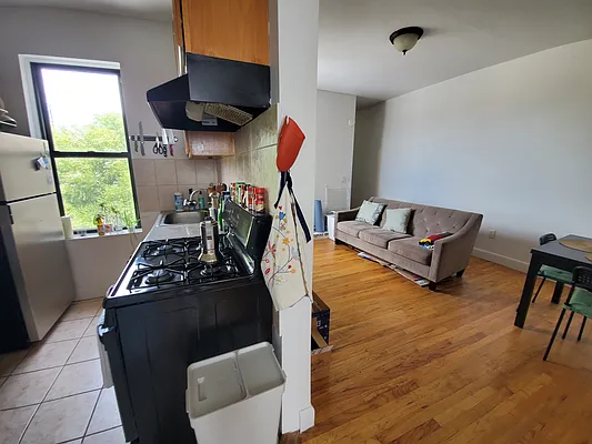 Rented by Ideal Properties Group | media 4