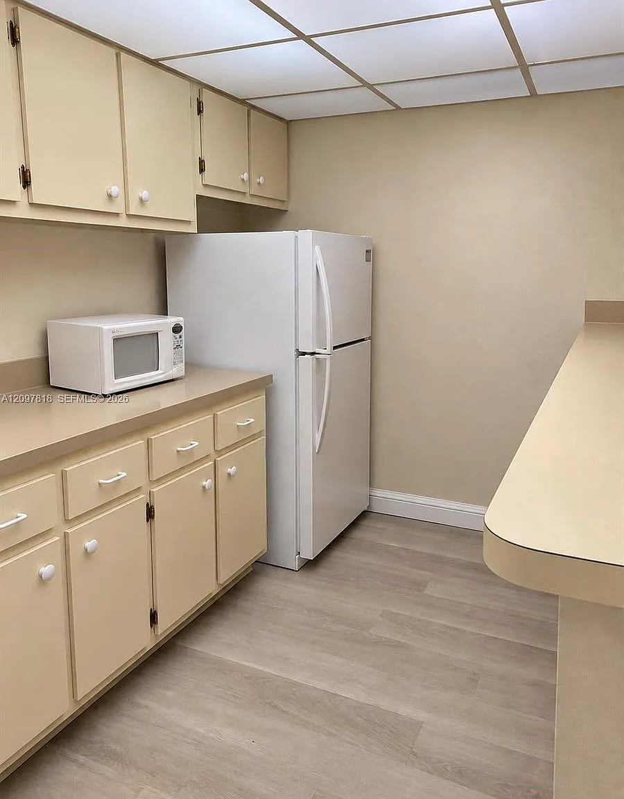 Venetian Palms Condo — Photo 3