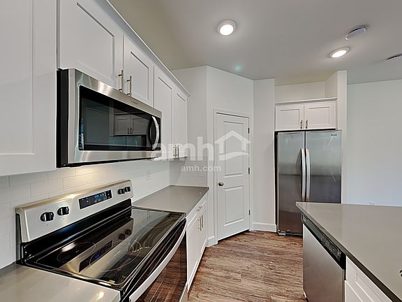 3rd image of 9133 S Conquistador St