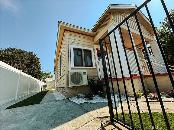 4th image of 3770 Locust St