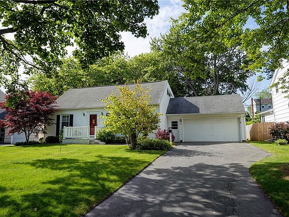 2nd image of 155 Lake Meadow Dr