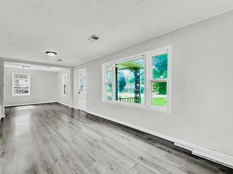 2820 W Washita St — Photo 6