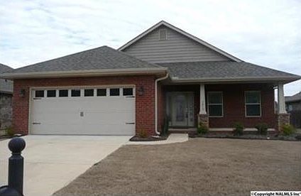 1st image of 3015 Hampstead Dr SE