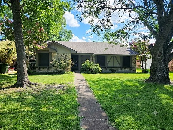 2nd image of 702 Shadybrook Ln
