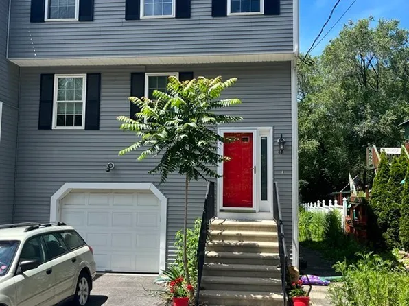 48 Heath St, Worcester, MA 01610