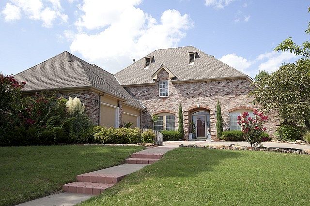 Lovely home on cul-de-sac