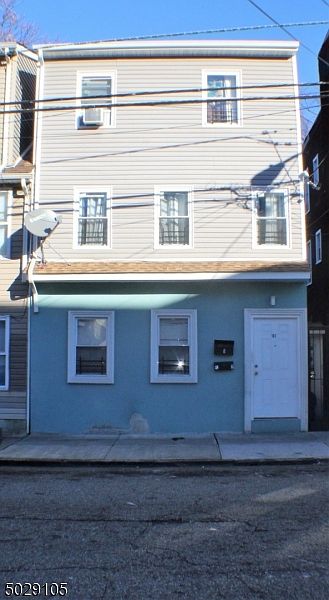 2nd image of 181 Jackson St