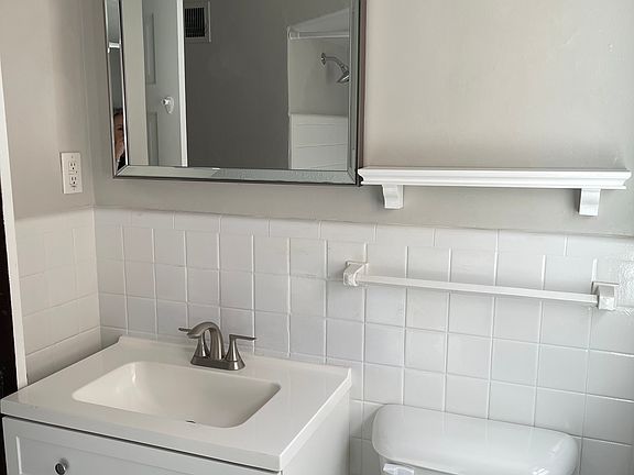4th image of 6311 Sutherland Ave #2F