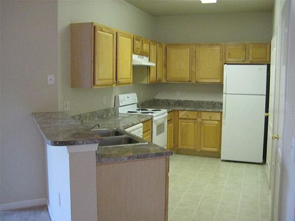 3rd image of 10415 Villa View Cir