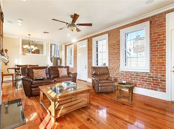 3rd image of 926 Esplanade Ave #3
