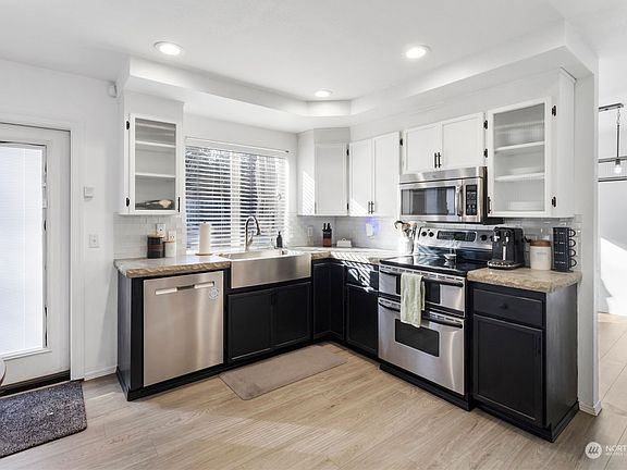 3rd image of 11301 193rd Avenue E