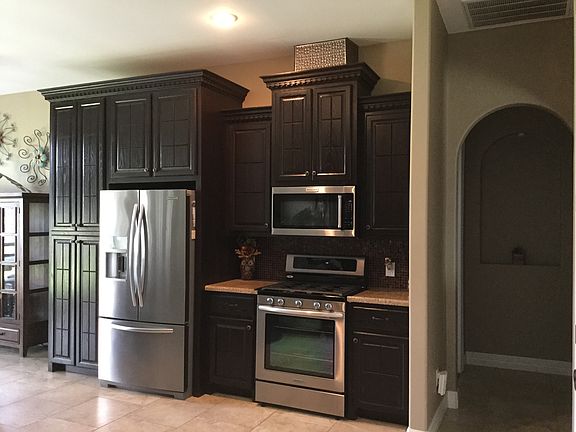 5th image of 609 Panchita St