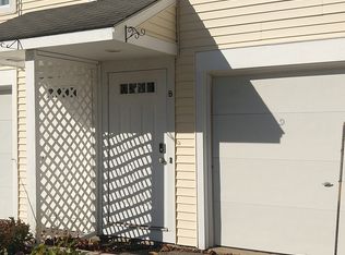 26 Lowell St APT B, Rochester, NH 03867