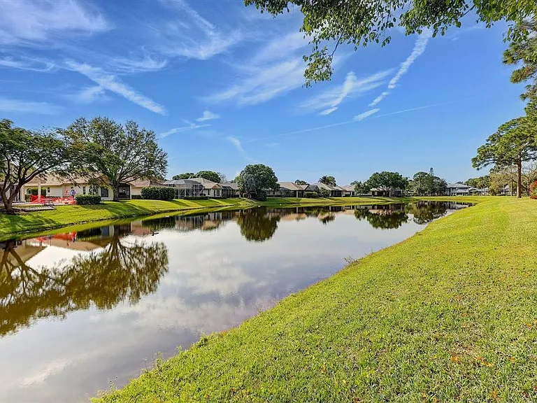 7334 Pine Creek Way — Photo 28