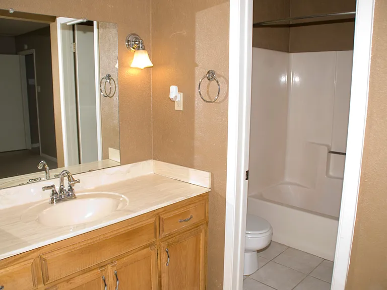 1344 Inglewood Dr — Photo 7