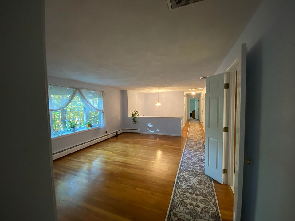 1st image of 1 Stonehill Rd