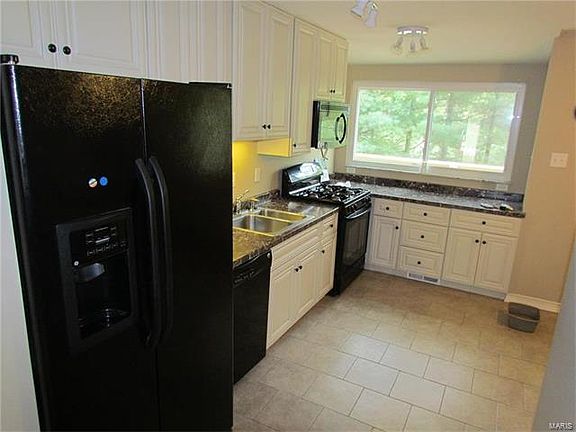 5th image of 4744 Stone Hill Dr