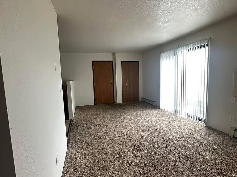 1200 N Point Dr #B5-B8 — Photo 4