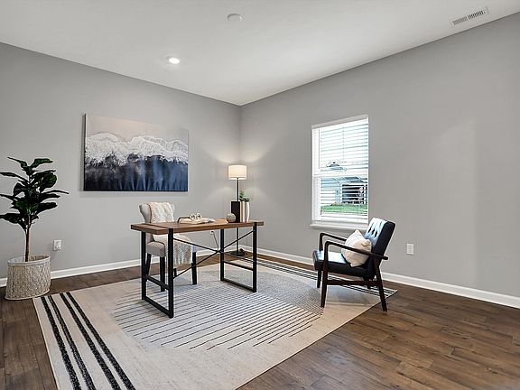 5th image of 510 Yellowleaf Dr
