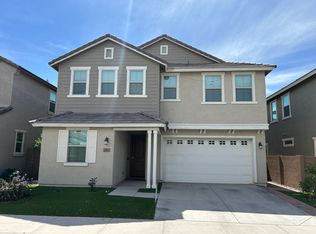 2551 E Pelican Dr, Gilbert, AZ 85297